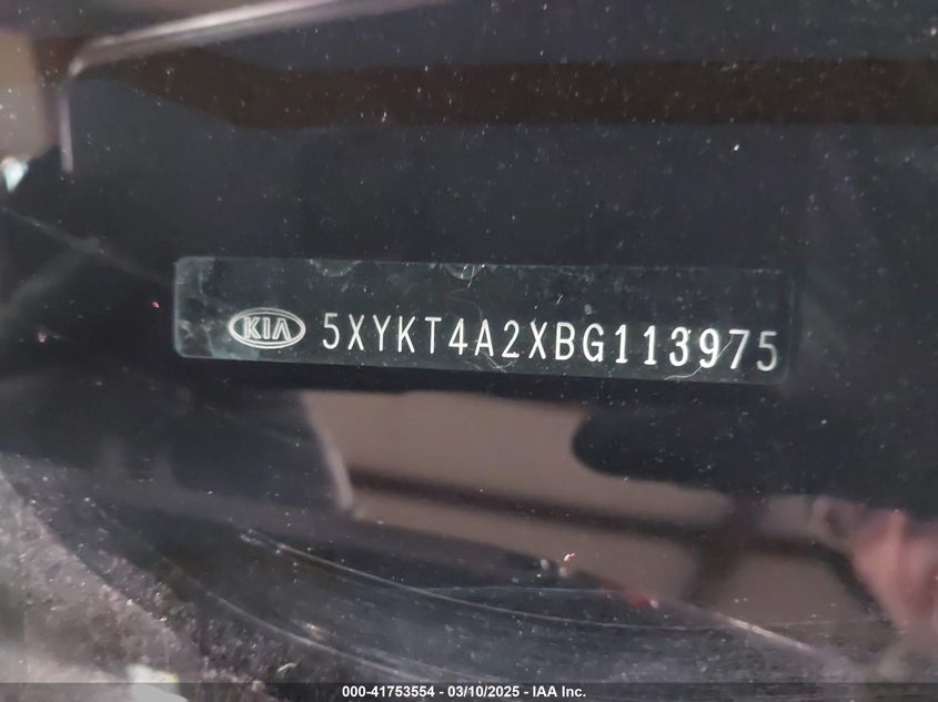 2011 KIA SORENTO VIN: 5XYKT4A2XBG113975