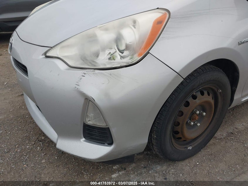 2014 TOYOTA PRIUS C VIN: JTDKDTB35E1557798