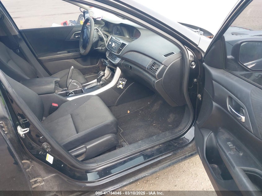 2015 HONDA ACCORD VIN: 1HGCR2F30FA137492