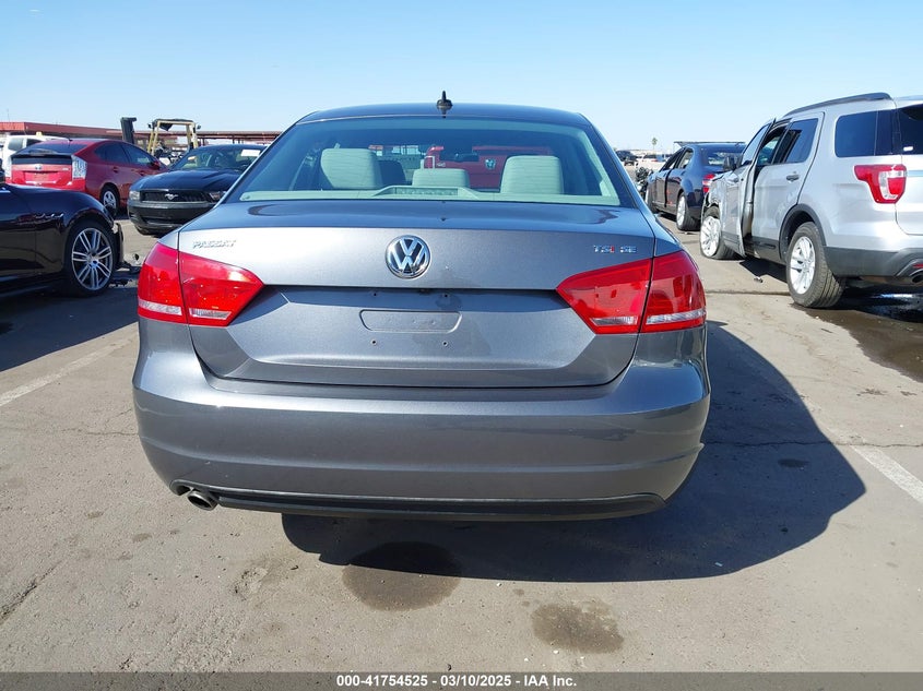 2014 VOLKSWAGEN PASSAT VIN: 1VWBT7A34EC110750