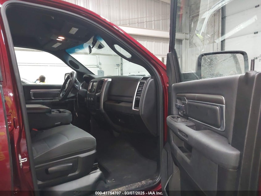 2024 RAM 1500 CLASSIC VIN: 1C6RR7LG8RS149117