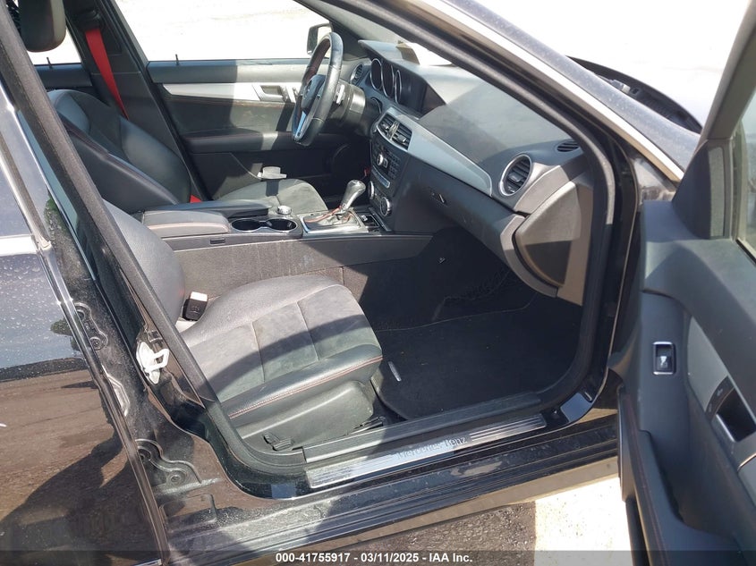 2014 MERCEDES-BENZ C 300 LUXURY 4MATIC/SPORT 4MATIC - WDDGF8AB1EG193551