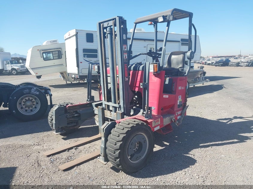 2015 Moffett 5000 Truck Mounted red null null 000000000X0360158 photo #3