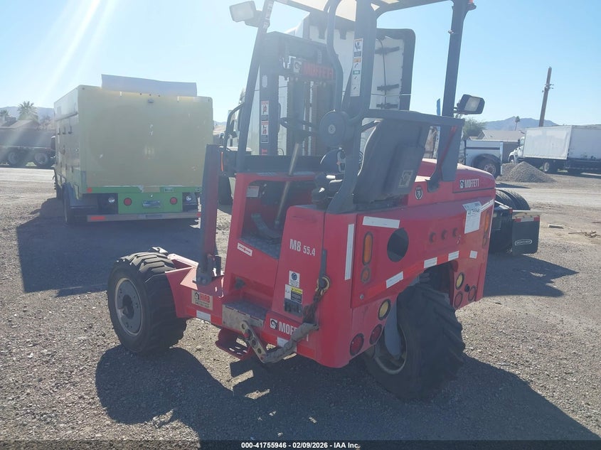 2015 Moffett 5000 Truck Mounted red null null 000000000X0360158 photo #4