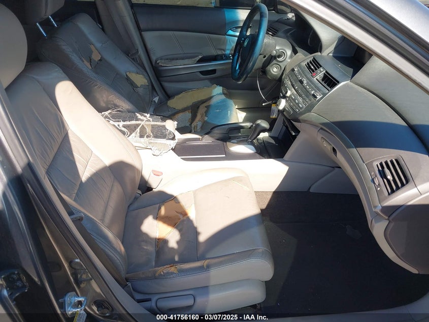 2008 HONDA ACCORD VIN: 1HGCP26898A140198