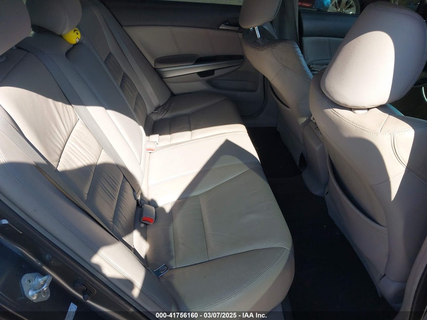 2008 HONDA ACCORD VIN: 1HGCP26898A140198