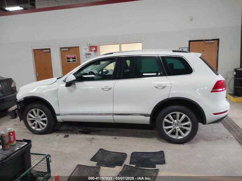 2014 VOLKSWAGEN TOUAREG 3.6L SPORT - WVGEF9BP6ED005007