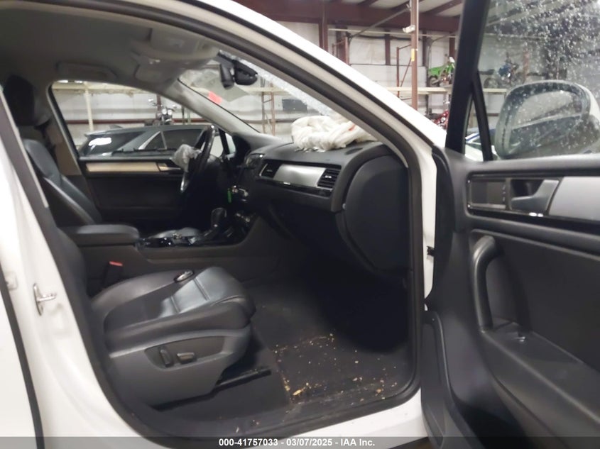 2014 VOLKSWAGEN TOUAREG 3.6L SPORT - WVGEF9BP6ED005007