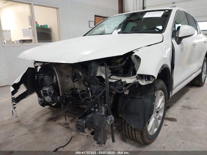 2014 VOLKSWAGEN TOUAREG 3.6L SPORT - WVGEF9BP6ED005007