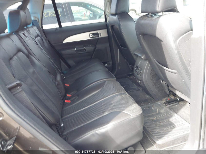 2011 LINCOLN MKX VIN: 2LMDJ8JK8BBJ06520