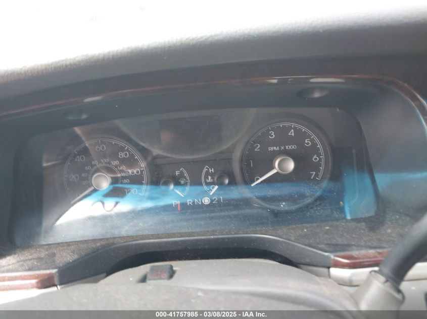 2007 Lincoln Town Car Signature VIN: 1LNHM81V27Y604530 Lot: 41757985