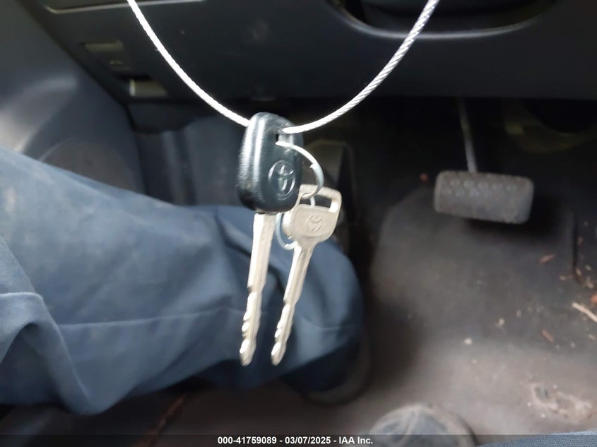 2003 Toyota Matrix Xr VIN: 2T1KR32E73C068816 Lot: 41759089