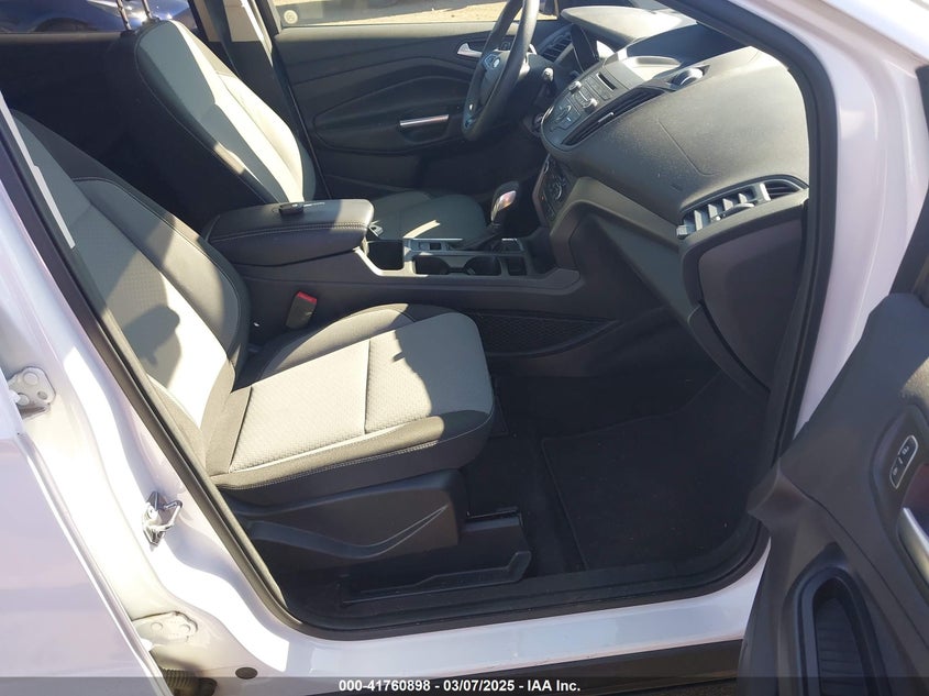 VIN 1FMCU9GD6JUA46307 2018 FORD ESCAPE SE