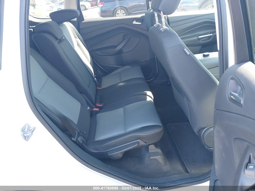 VIN 1FMCU9GD6JUA46307 2018 FORD ESCAPE SE