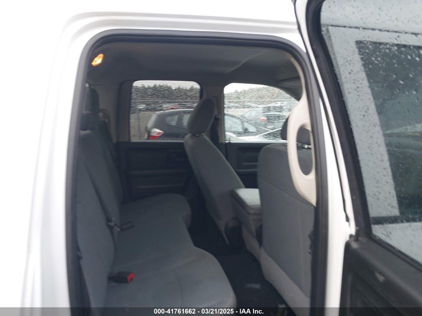 2019 RAM 1500 CLASSIC VIN: 1C6RR7FG9KS646937