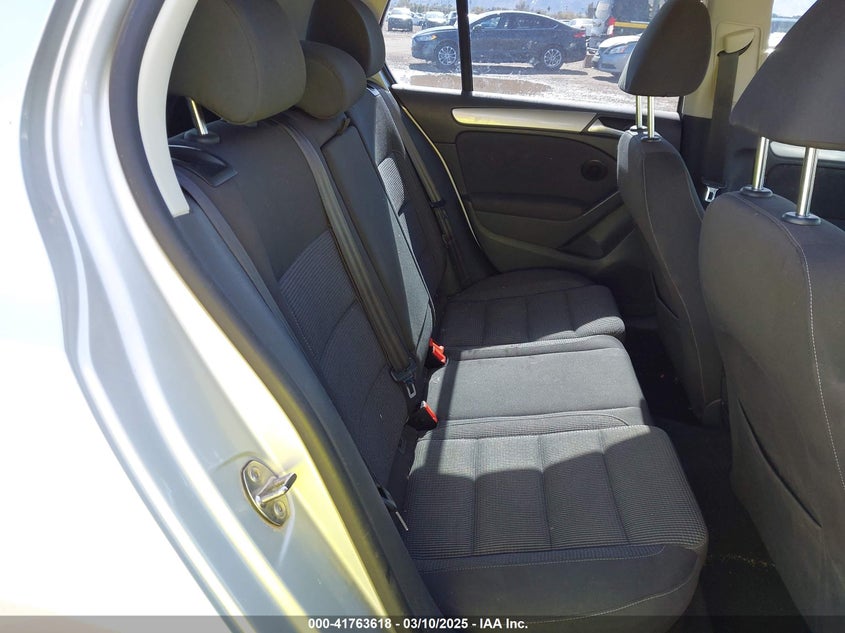 2013 VOLKSWAGEN GOLF VIN: WVWDB7AJ0DW116300