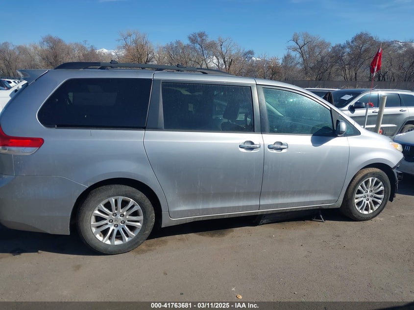 2011 TOYOTA SIENNA VIN: 5TDYK3DC4BS014986