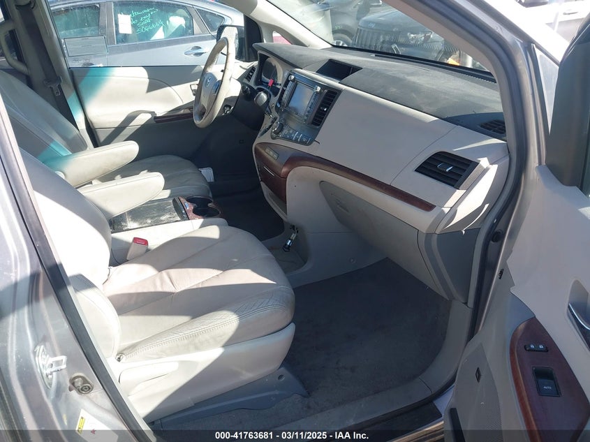 2011 TOYOTA SIENNA VIN: 5TDYK3DC4BS014986