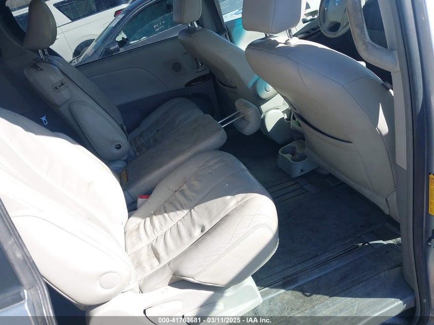 2011 TOYOTA SIENNA VIN: 5TDYK3DC4BS014986