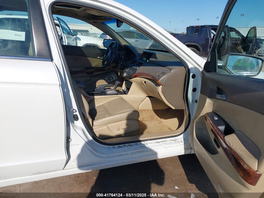 2009 HONDA ACCORD VIN: 1HGCP36819A011542