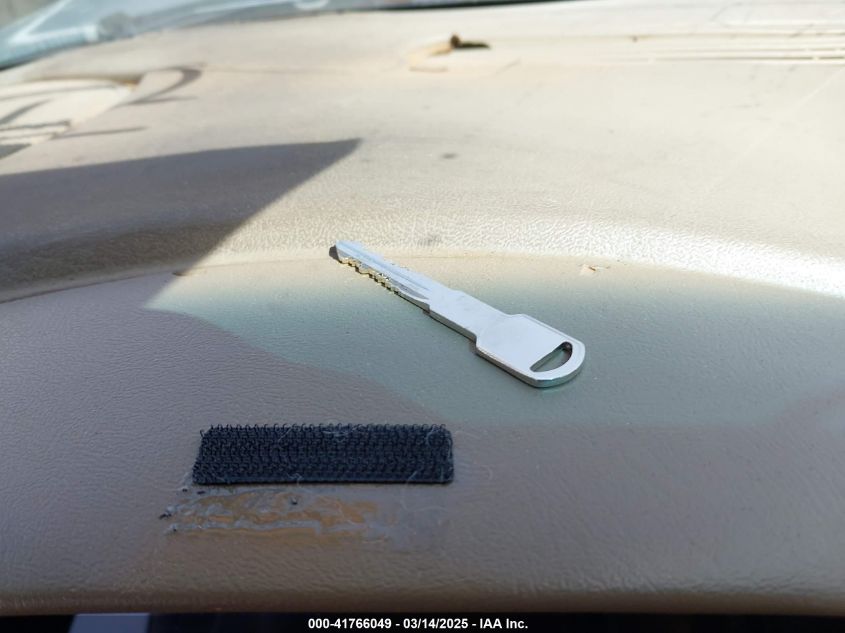 1998 Chevrolet Blazer Ls VIN: 1GNCS13W6W2222740 Lot: 41766049