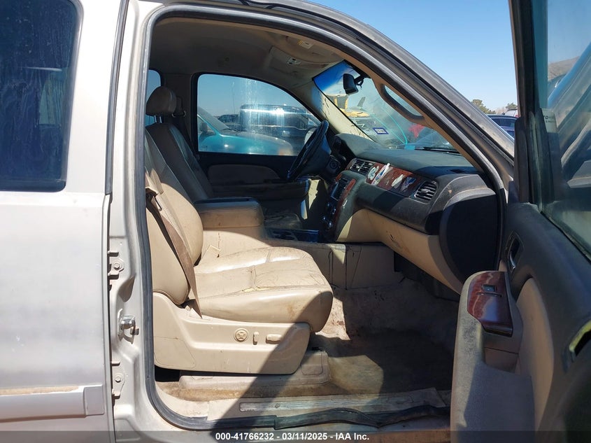 2007 CHEVROLET TAHOE VIN: 1GNFK13047R144301