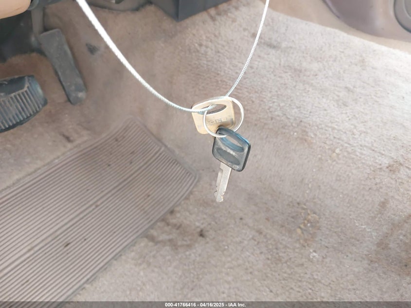 1995 Ford Explorer VIN: 1FMDU34X5SZB63817 Lot: 41766416