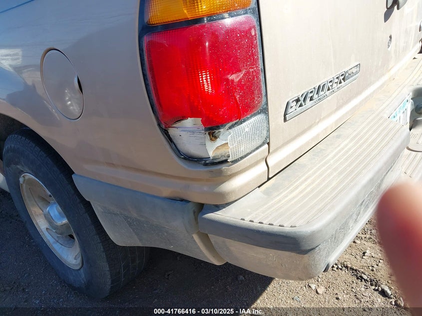 1995 Ford Explorer VIN: 1FMDU34X5SZB63817 Lot: 41766416