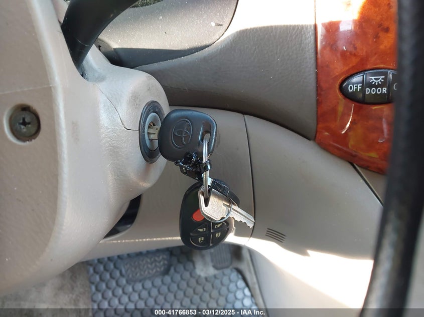 2008 TOYOTA SIENNA VIN: 5TDZK22C78S158512