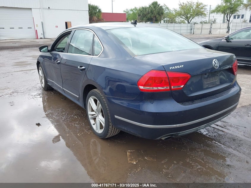 2013 VOLKSWAGEN PASSAT VIN: 1VWCM7A35DC061462