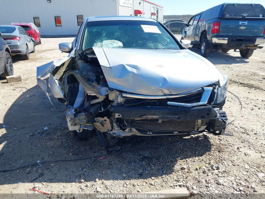 2008 HONDA ACCORD VIN: 1HGCP26838A055390