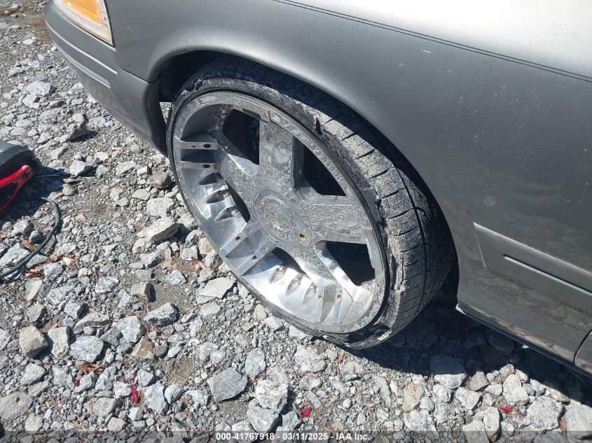 2000 Ford Crown Victoria Lx VIN: 2FAFP74W8YX142015 Lot: 41767918