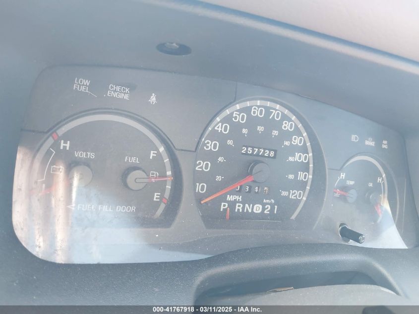 2000 Ford Crown Victoria Lx VIN: 2FAFP74W8YX142015 Lot: 41767918