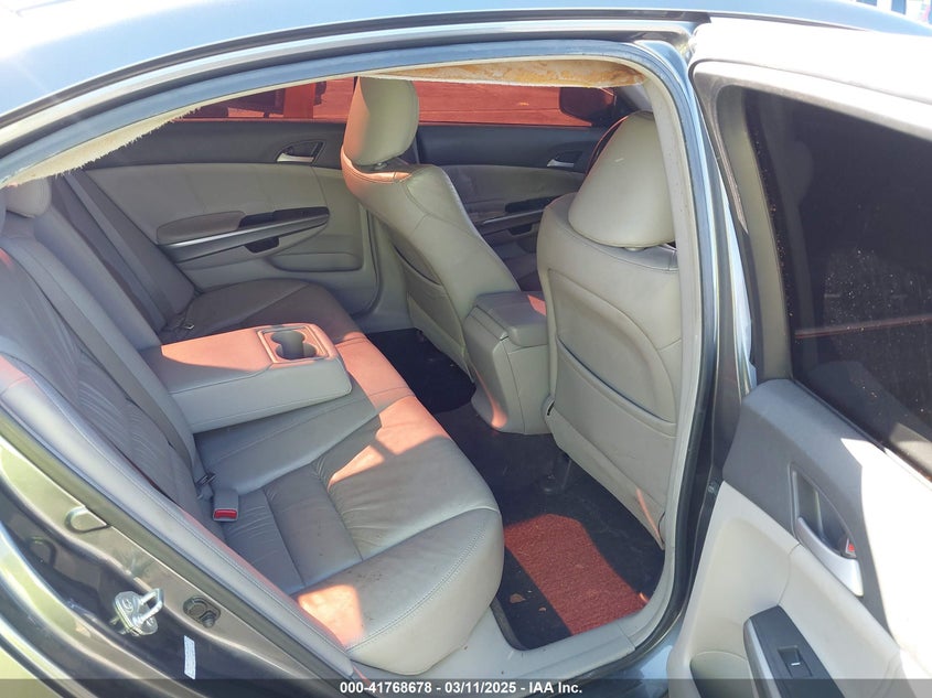 2009 HONDA ACCORD VIN: 1HGCP26819A088051