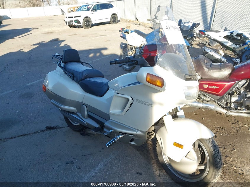 JH2RC3405KM002937 HONDA PACIFIC COAST Photo 1