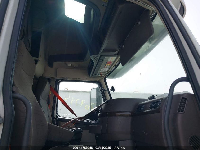 2018 Volvo Vnl VIN: 4V4NC9EG1JN999681 Lot: 42846025