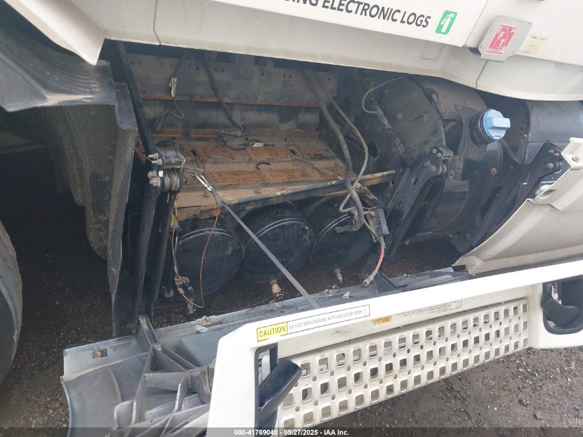 2018 Volvo Vnl VIN: 4V4NC9EG1JN999681 Lot: 42846025