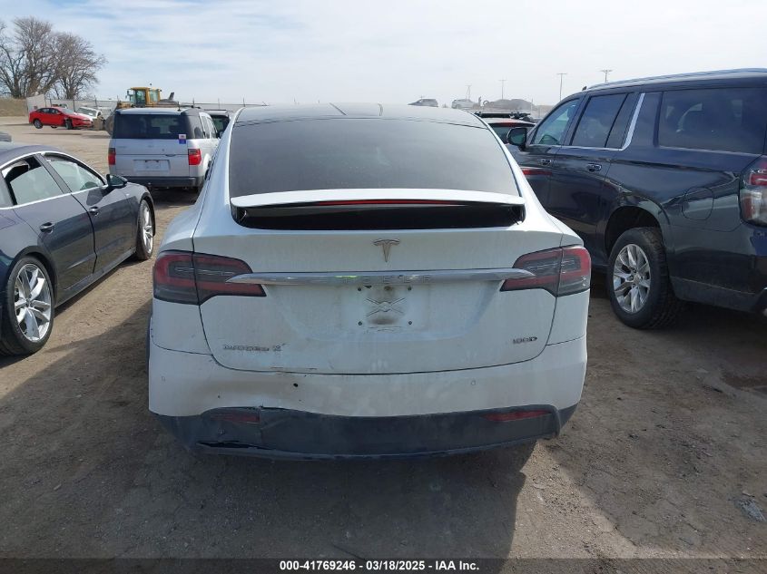 2018 Tesla Model X 100D/75D/P100D VIN: 5YJXCBE27JF121834 Lot: 41769246