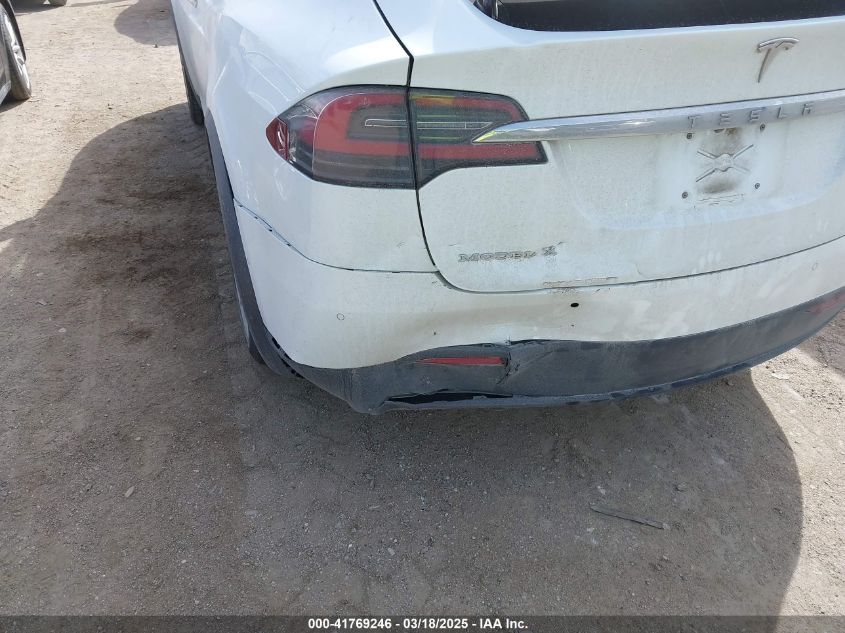 2018 Tesla Model X 100D/75D/P100D VIN: 5YJXCBE27JF121834 Lot: 41769246