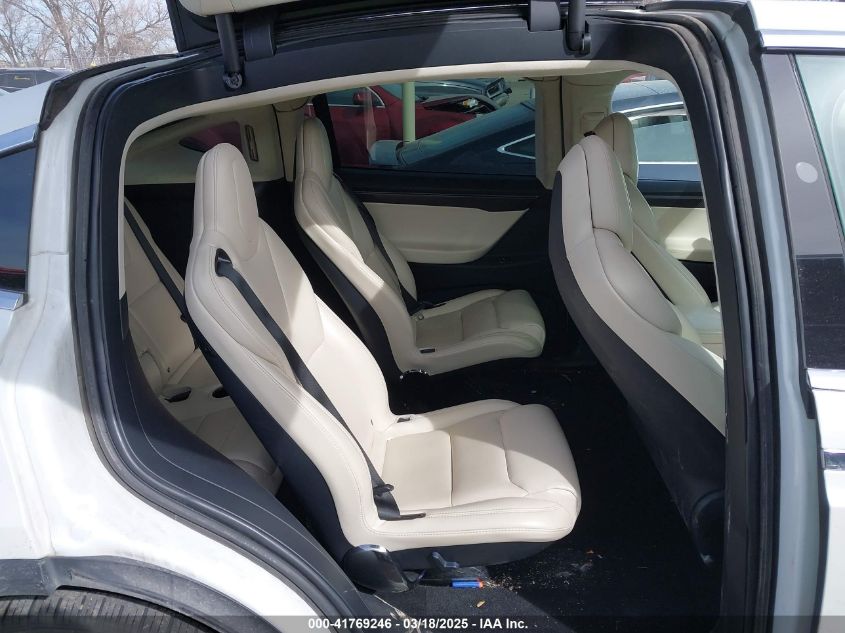 2018 Tesla Model X 100D/75D/P100D VIN: 5YJXCBE27JF121834 Lot: 41769246