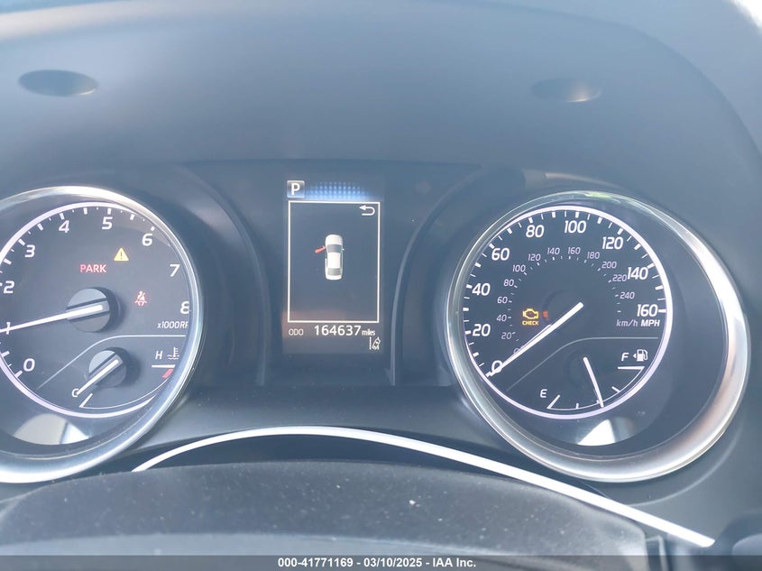 2019 TOYOTA CAMRY VIN: 4T1B11HK7KU166704