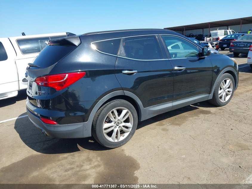 2014 HYUNDAI SANTA FE VIN: 5XYZU3LA6EG177655