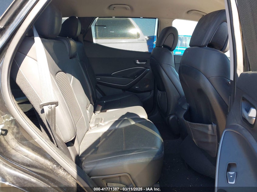 2014 HYUNDAI SANTA FE VIN: 5XYZU3LA6EG177655