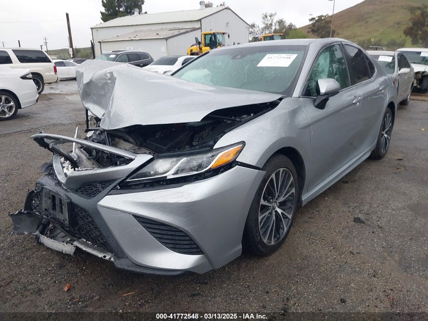 2018 TOYOTA CAMRY VIN: 4T1B11HK8JU102413