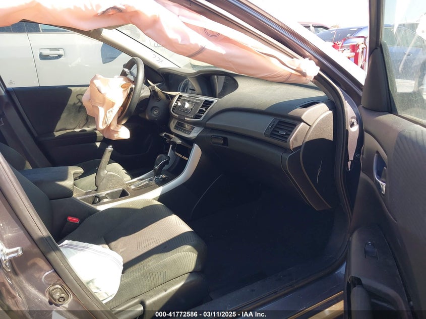 2015 HONDA ACCORD VIN: 1HGCR2F37FA208543