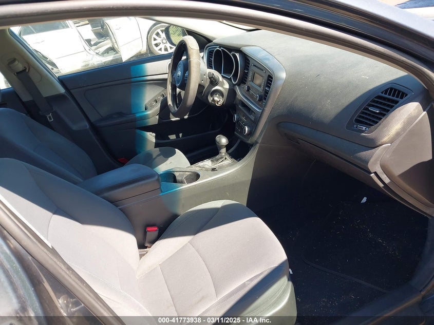 2015 KIA OPTIMA VIN: KNAGM4A75F5600981