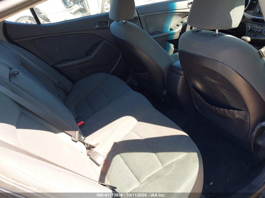 2015 KIA OPTIMA VIN: KNAGM4A75F5600981