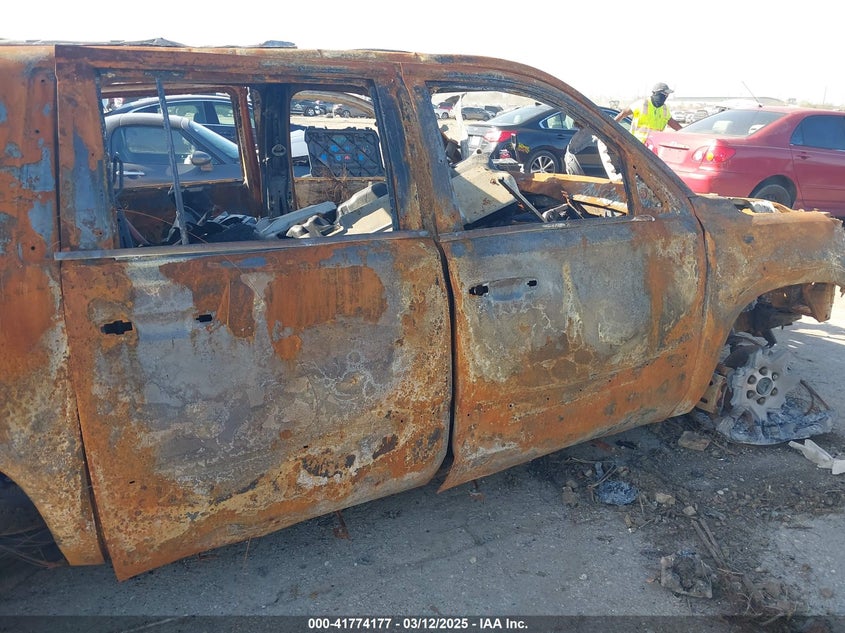 2019 CADILLAC ESCALADE ESV LUXURY - 1GYS4HKJ8KR154854