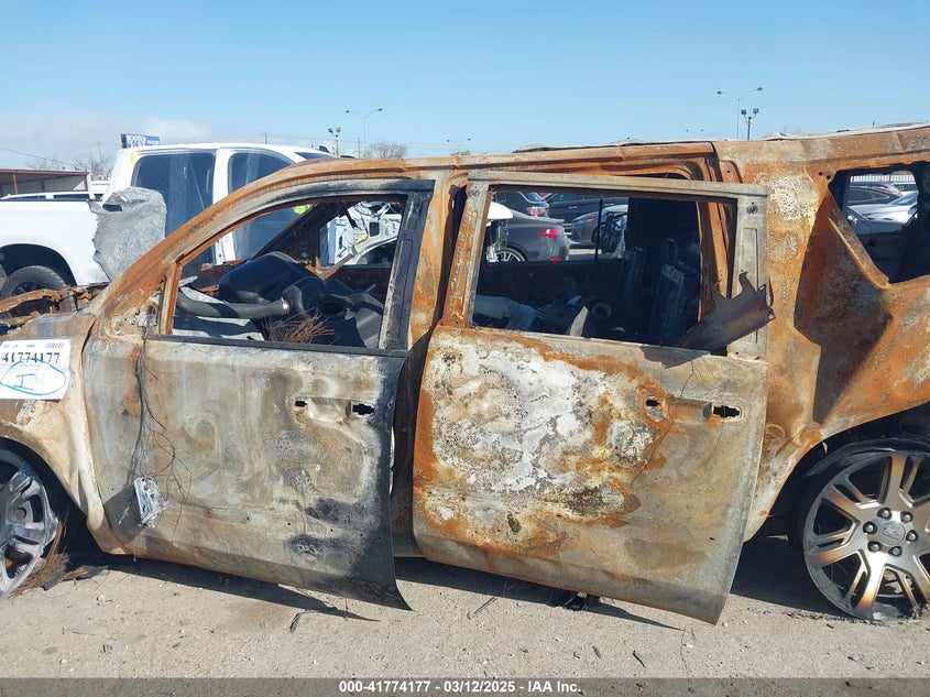 2019 CADILLAC ESCALADE ESV LUXURY - 1GYS4HKJ8KR154854