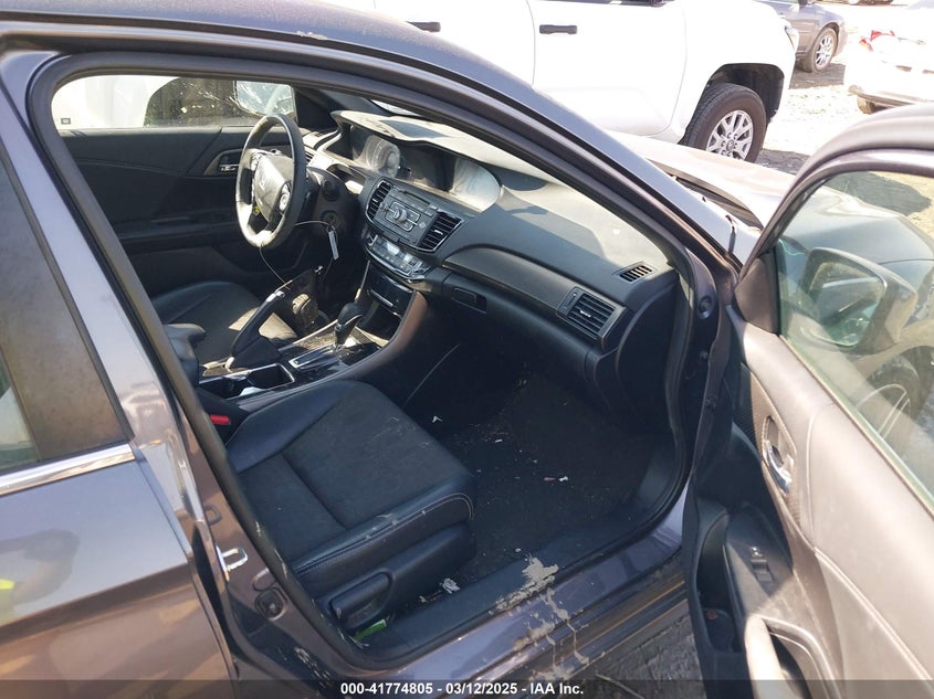 2017 HONDA ACCORD VIN: 1HGCR2F55HA281513